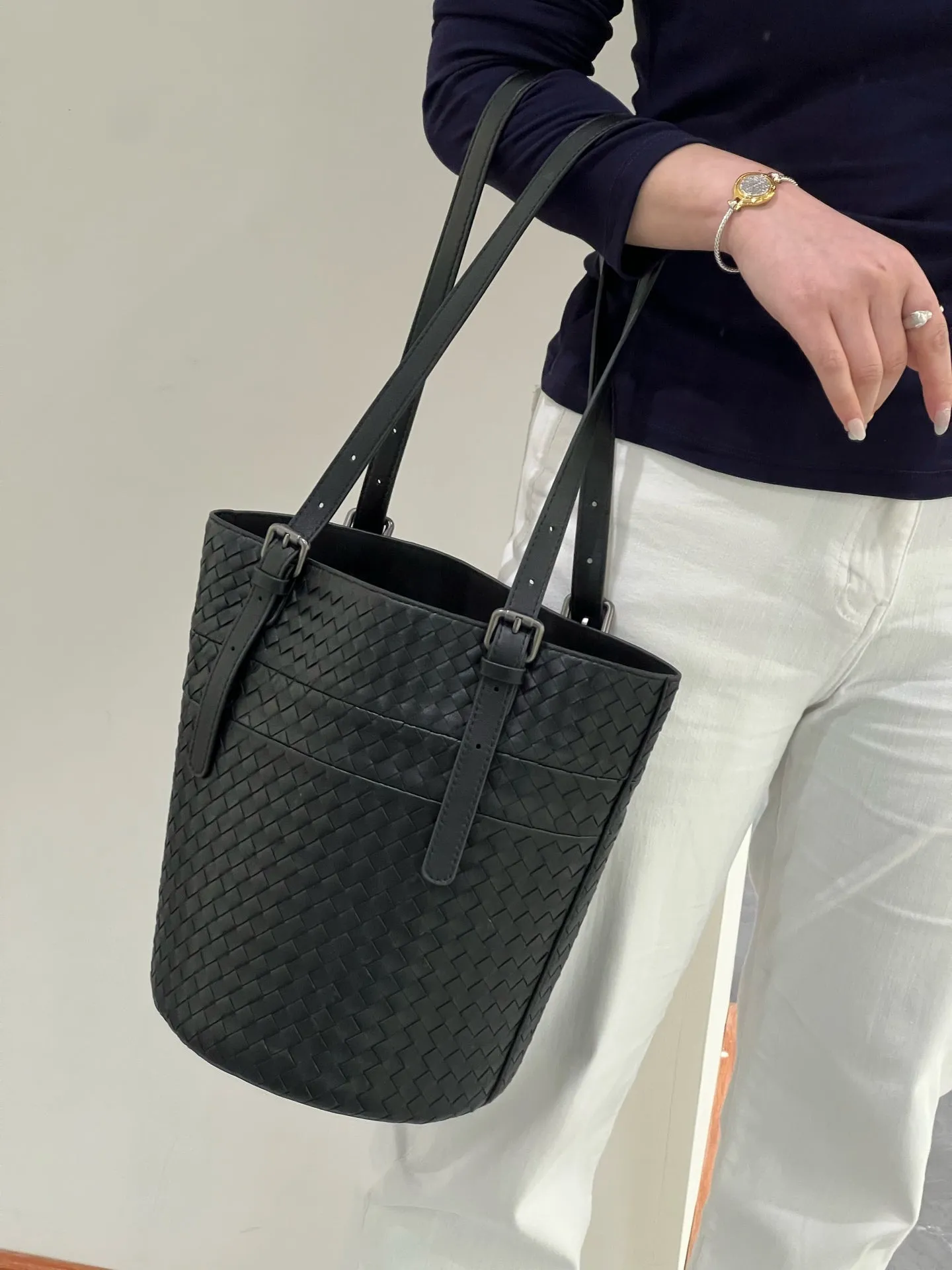 Artisan Sheepskin Bucket Shoulder Bag, Handcrafted Colour-block Weave Bag, Woven Leather Bag | Elegant Wedding Gift