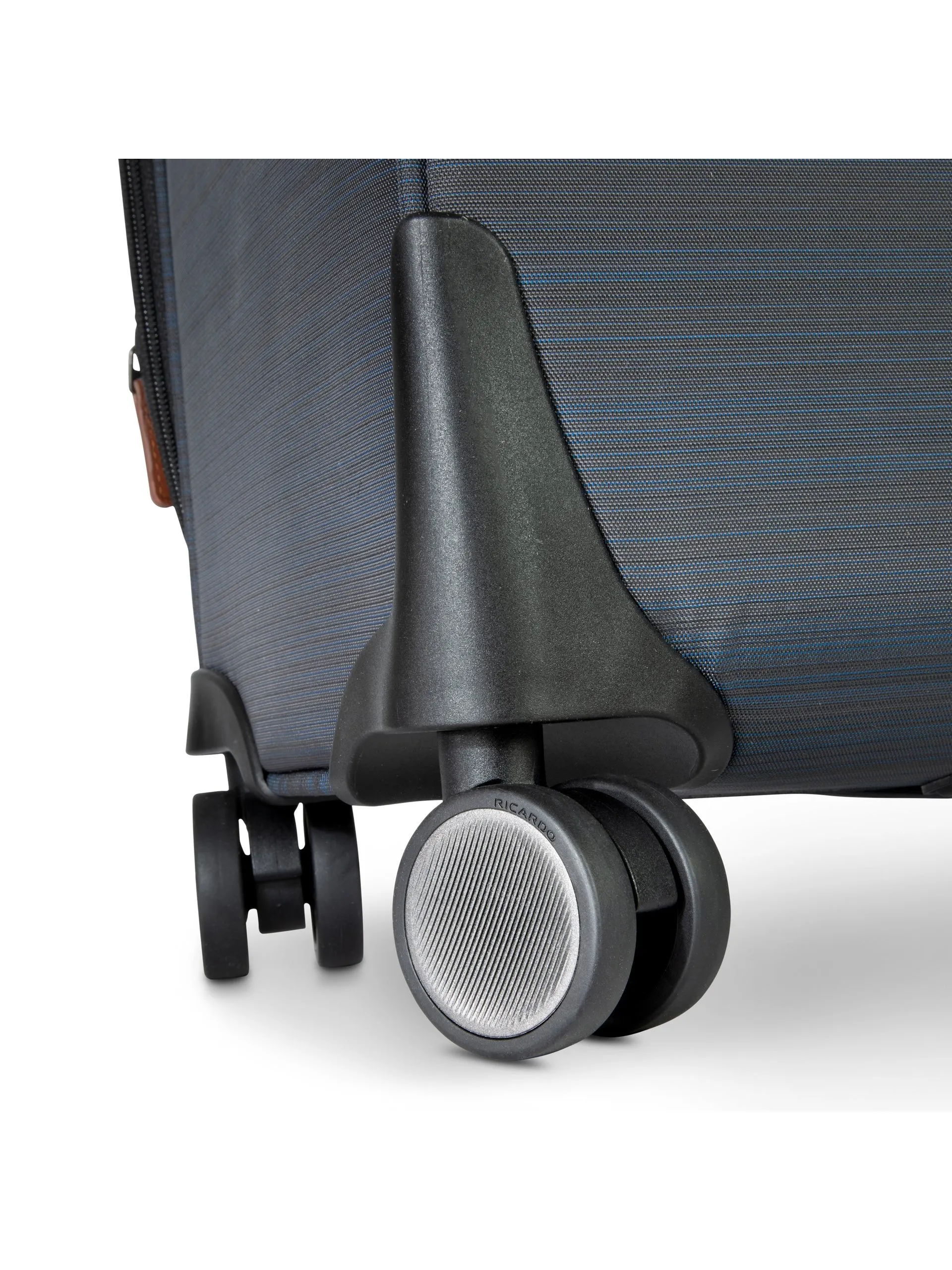 Montecito 2.0 Softside Spinner Large Check-In 30"